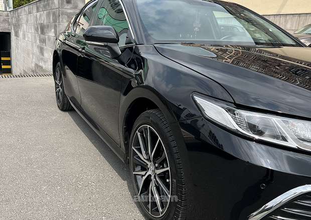 Toyota Camry 2021 — լուսանկար 3