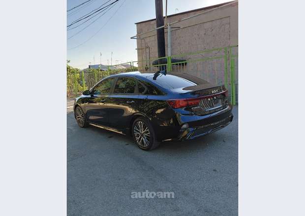 Kia Forte 2022 — լուսանկար 6