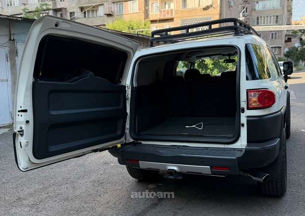 Toyota FJ Cruiser 2008 — photo 3