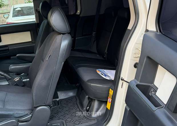 Toyota FJ Cruiser 2008 — photo 4