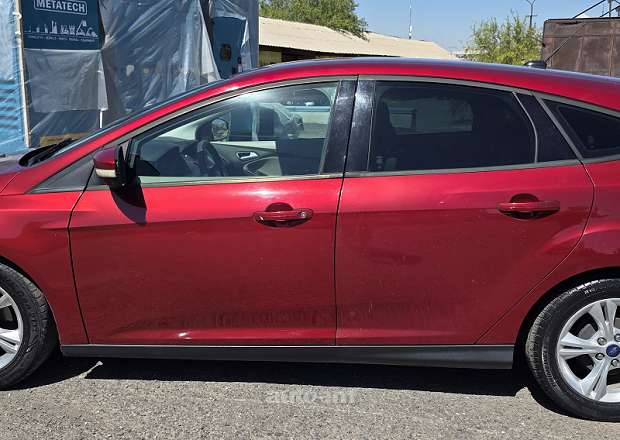 Ford Focus 2013 — լուսանկար 3