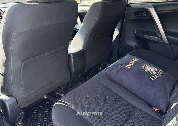 Toyota Rav 4 2018 — լուսանկար 6