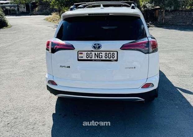 Toyota Rav 4 2018 — լուսանկար 3
