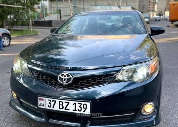 Toyota Camry 2013 — լուսանկար 1