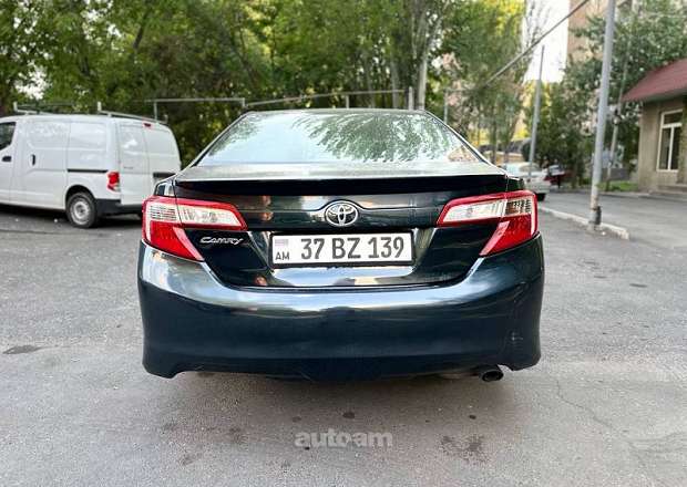 Toyota Camry 2013 — լուսանկար 2
