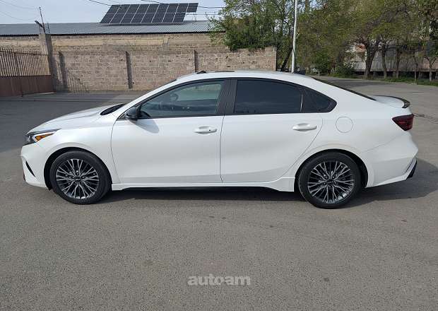 Kia Forte 2023 — լուսանկար 8