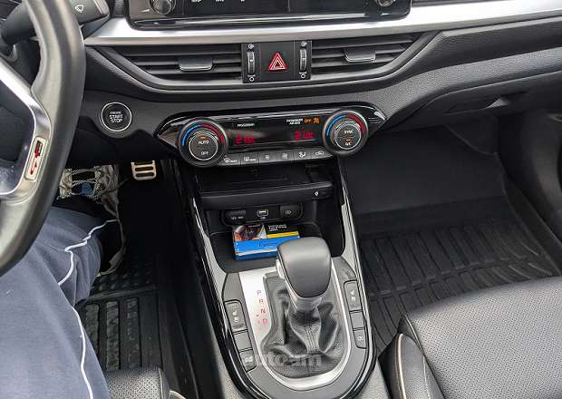 Kia Forte 2023 — լուսանկար 13