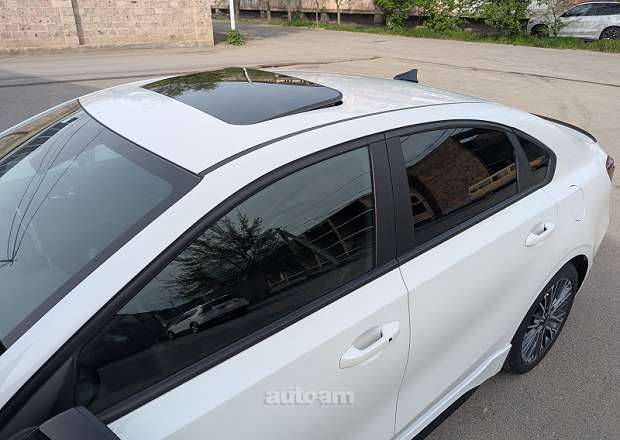 Kia Forte 2023 — լուսանկար 12