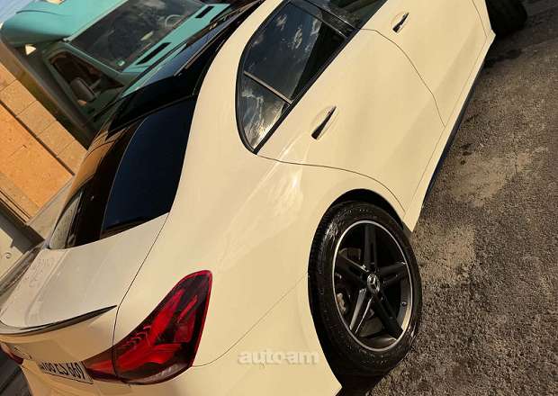 Mercedes-Benz A 220 2022 — photo 3