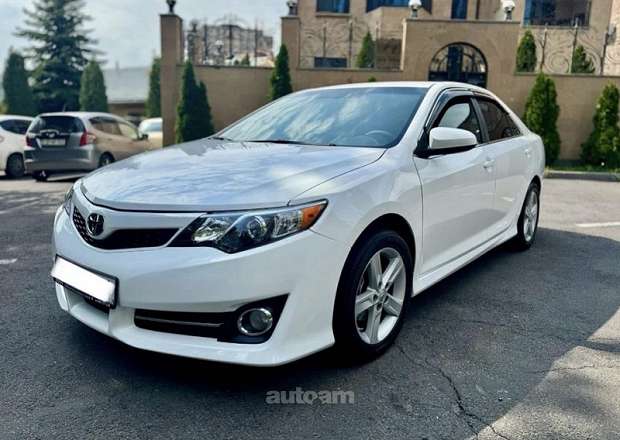 Toyota Camry 2013 — լուսանկար 2