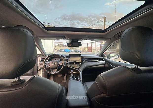Toyota Camry 2021 — լուսանկար 5