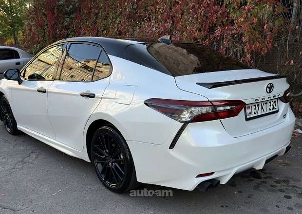 Toyota Camry 2021 — լուսանկար 6