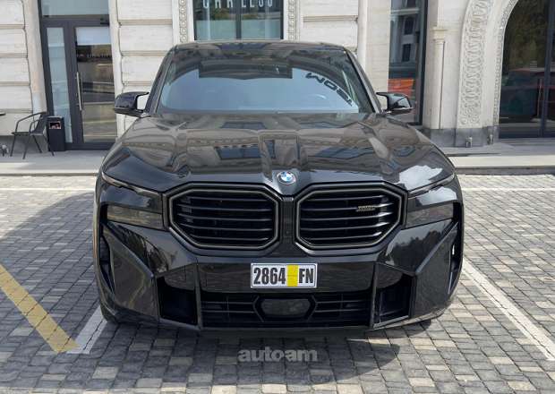 BMW XM 2023 — photo 4