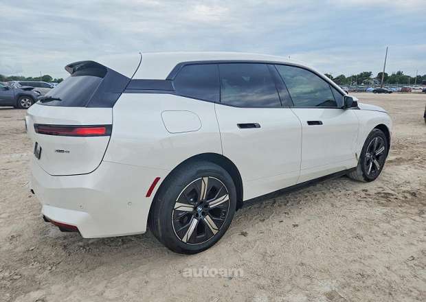 BMW iX
