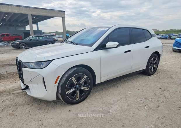 BMW iX