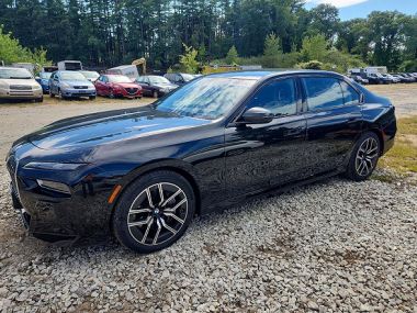 BMW 760  2024 