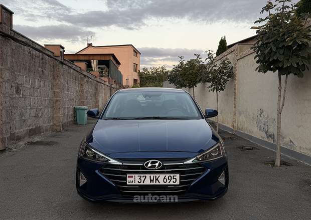 Hyundai Elantra 2019 — photo 1