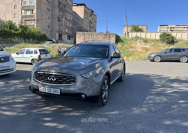 Infiniti FX35 2010 — լուսանկար 12