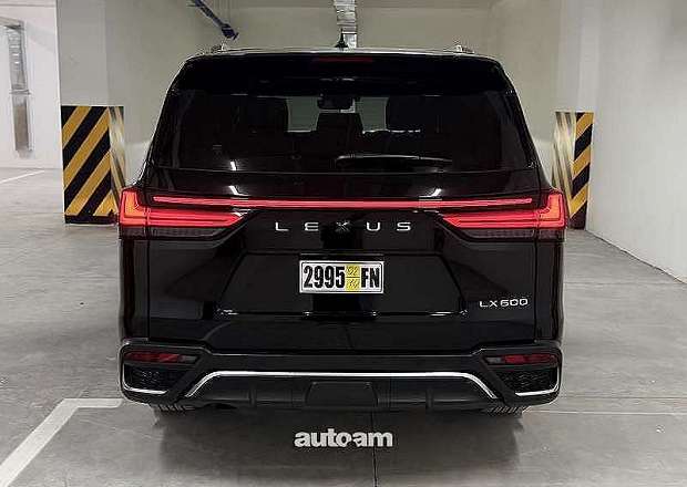 Lexus LX 600