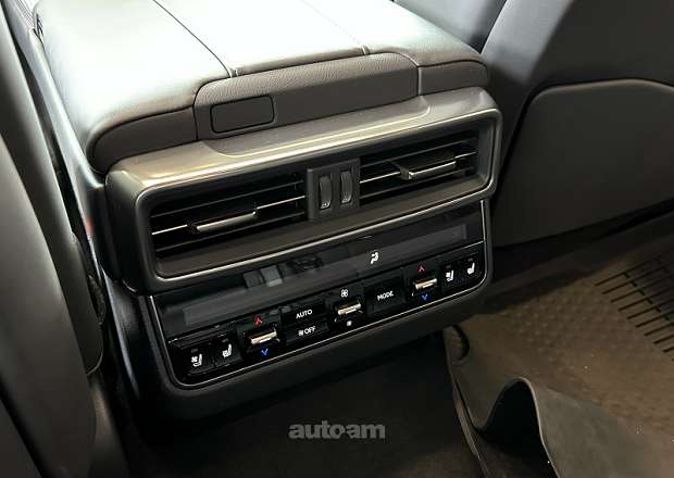Lexus LX 600 2023 — photo 12