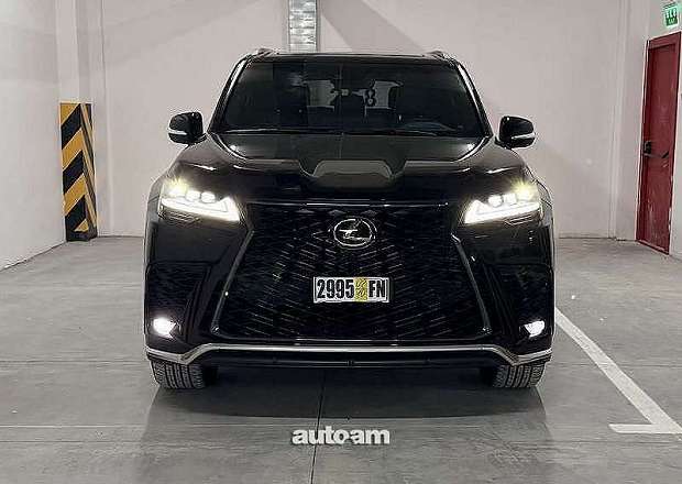Lexus LX 600