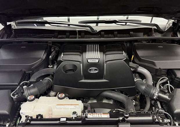 Lexus LX 600