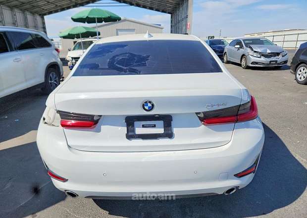 BMW 330