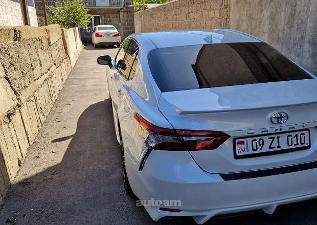 Toyota Camry 2022 — լուսանկար 6