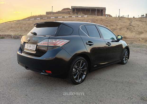 Lexus CT200h 2012 — photo 6