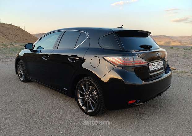 Lexus CT200h 2012 — photo 4