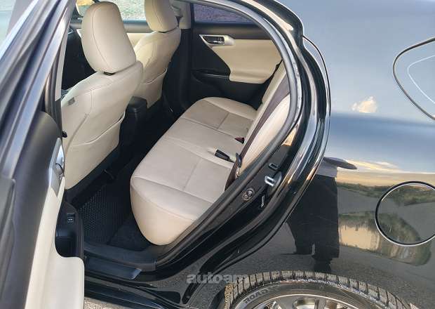 Lexus CT200h 2012 — photo 9