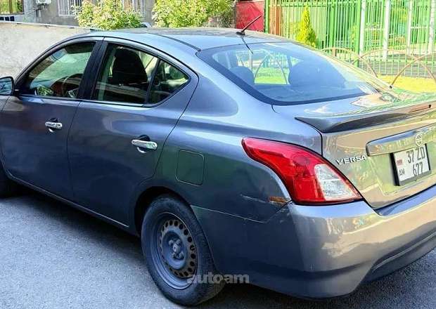 Nissan Versa 2017 — photo 1
