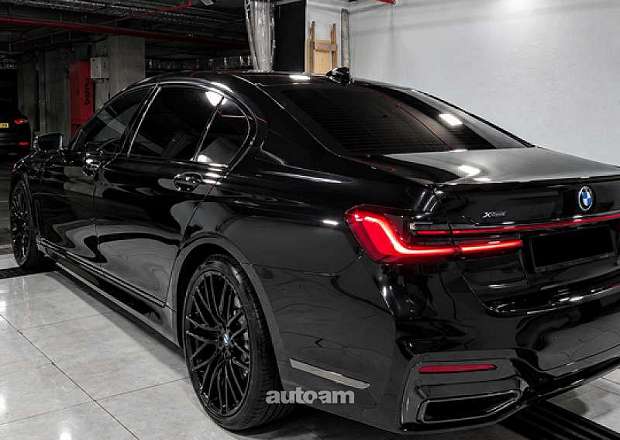 BMW 750