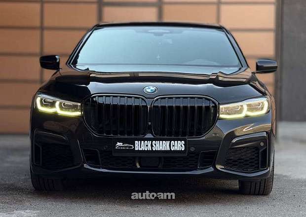 BMW 750 2022 — photo 1