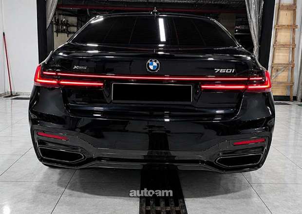 BMW 750