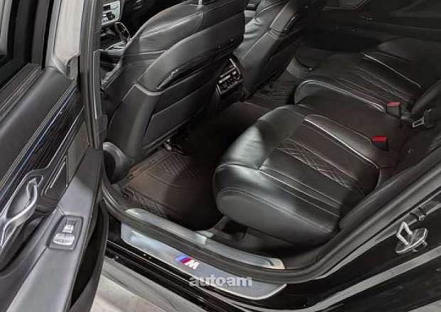 BMW 750