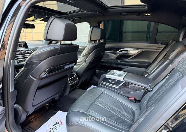 BMW 750 2022 — photo 9
