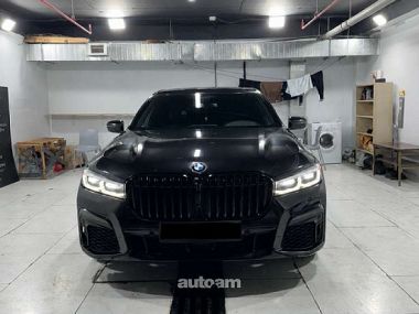 BMW 750  2022 
