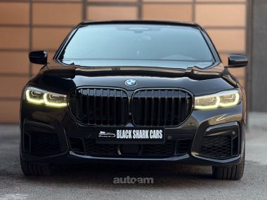 BMW 750  2022 