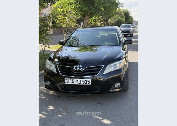 Toyota Camry 2011 — լուսանկար 1