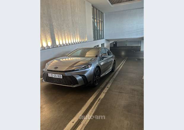 Toyota Camry 2025 — լուսանկար 3