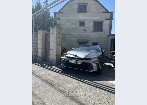 Toyota Camry 2025 — լուսանկար 1
