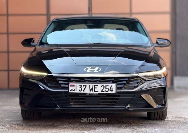 Hyundai Elantra 2024 — фото 1