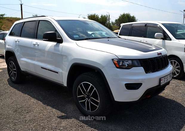 Jeep Grand Cherokee 2019 — լուսանկար 3