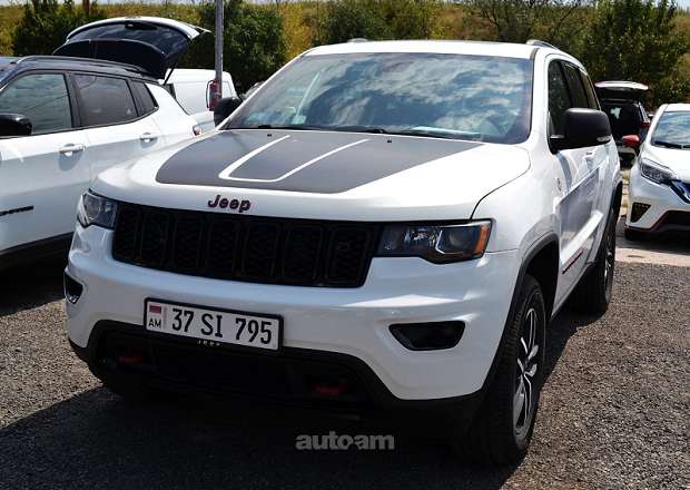 Jeep Grand Cherokee 2019 — լուսանկար 2