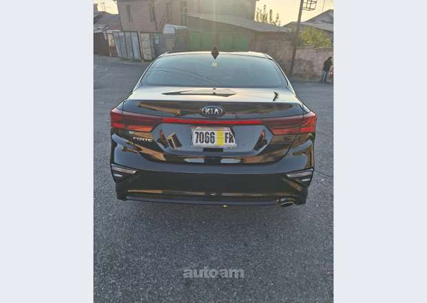 Kia Forte 2019 — լուսանկար 4