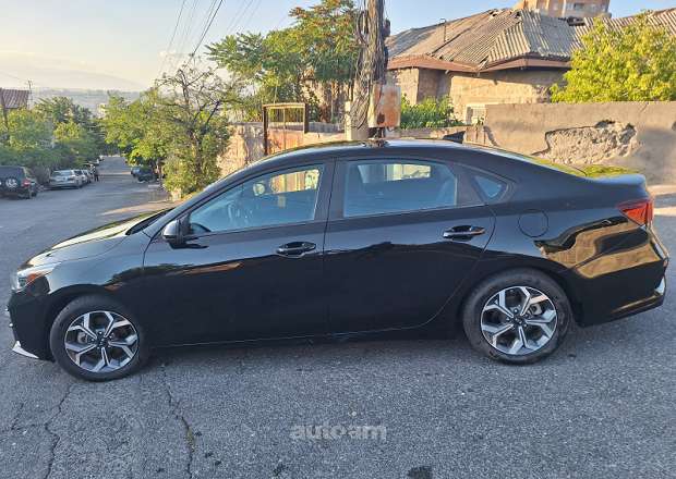 Kia Forte 2019 — լուսանկար 2