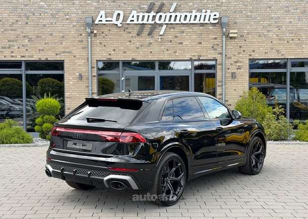 Audi RSQ8