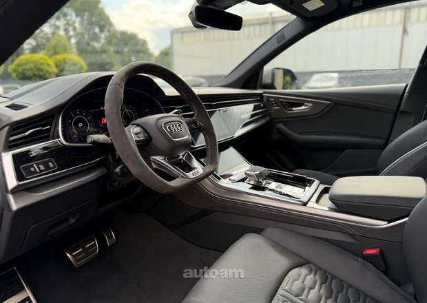 Audi RSQ8