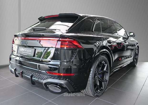 Audi RSQ8